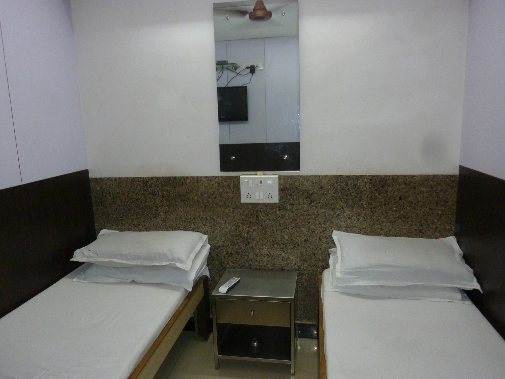 Yadgar Guest House Bombaim Exterior foto