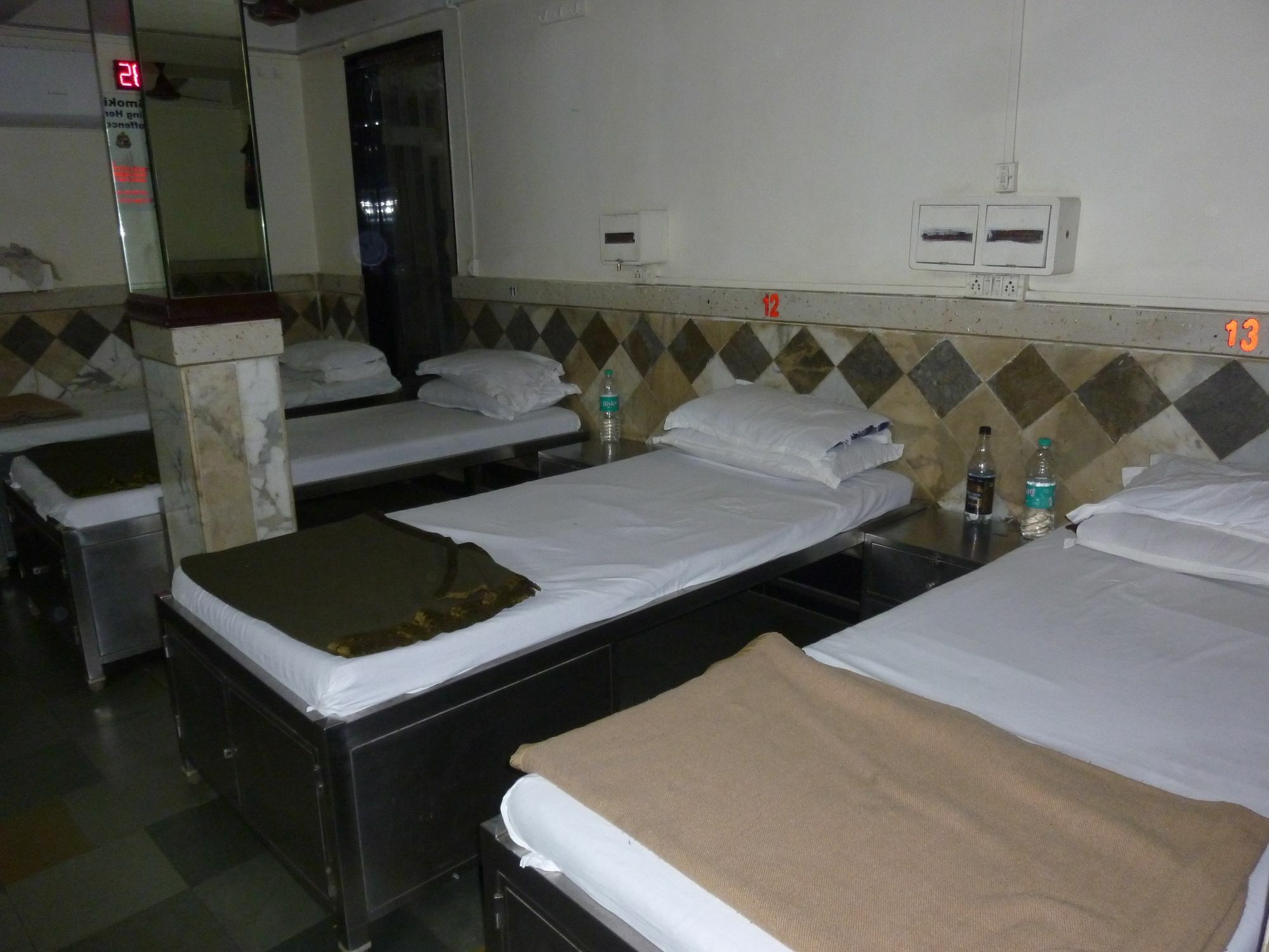 Yadgar Guest House Bombaim Exterior foto